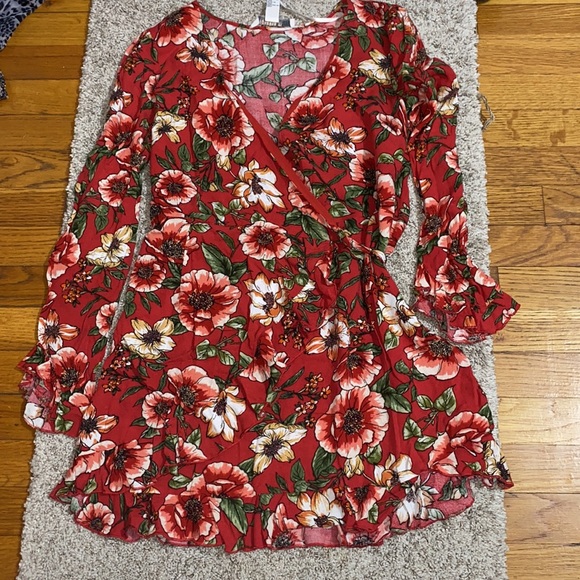 Red Floral Mini Wrap Dress 1 - Picture 5 of 7